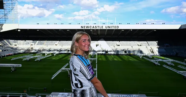 Casi Gregson signs first professional contract | NUFC
