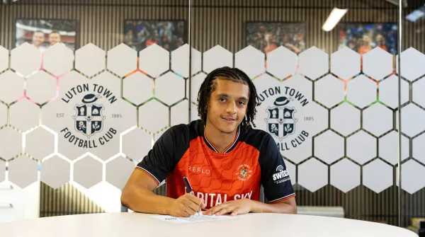 Jayden Luker signs new Luton Town contract