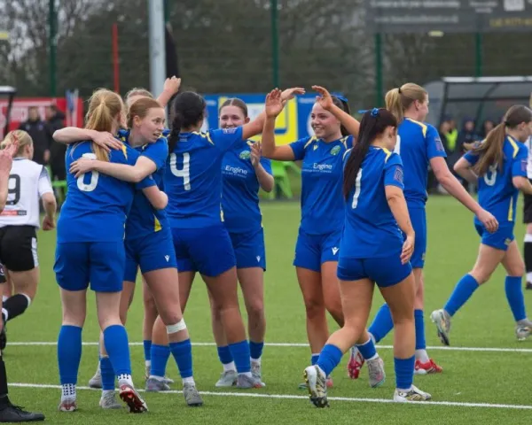 YELLAWOMEN BEAT ABINGDON TO REACH COUNTY CUP FINAL - Ascot United Football Club