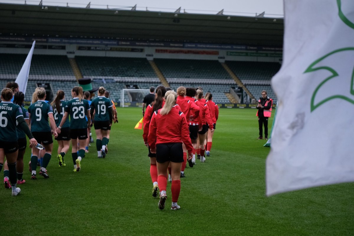 PROMOTION CANDIDATES PLYMOUTH ARGYLE BEAT CHELTENHAM TOWN 3-0