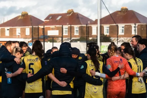Moneys Women 10-2 Worthing