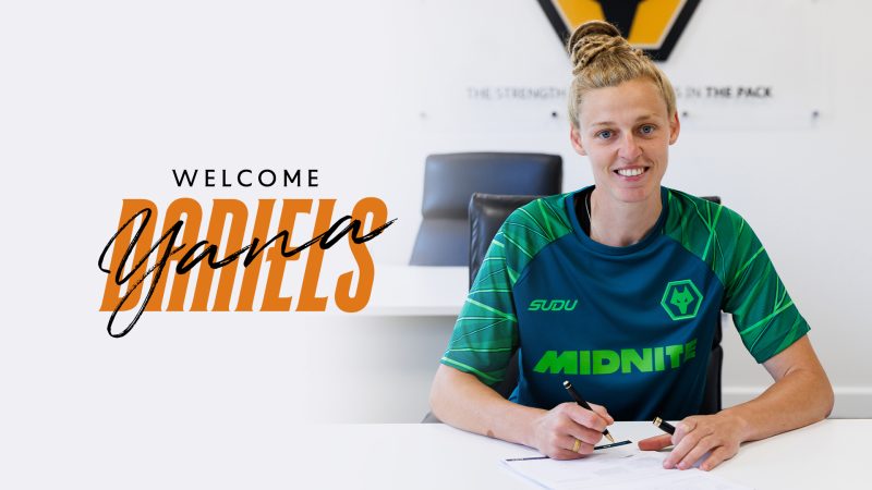 Yana Daniëls signs for Wolves