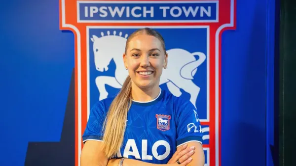 GEORGIA TIMMS JOINS TOWN