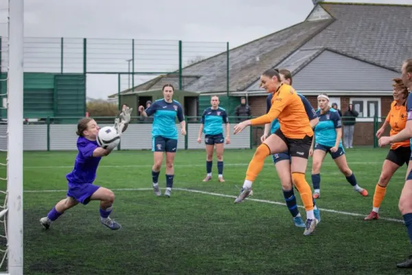 Late Greenslade winner seals dramatic comeback for Borough - News | Rugby Borough Football Club