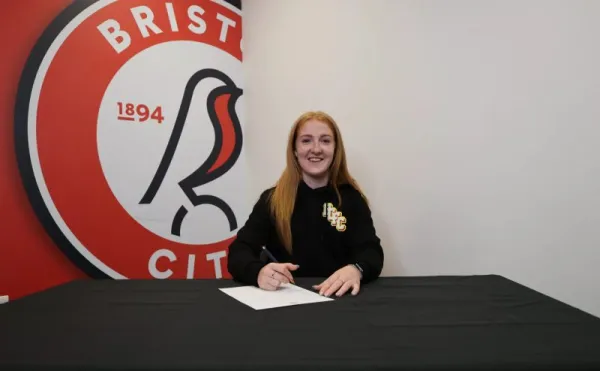 Eilidh Shore signs for Bristol City Women