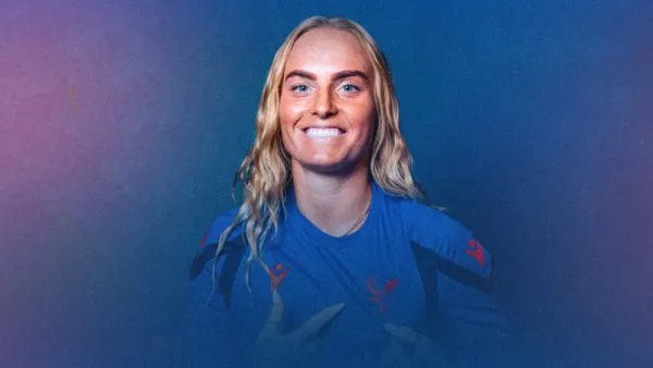Crystal Palace sign Molly Bartrip