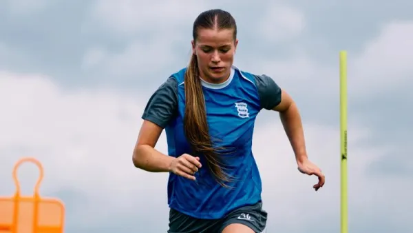 Ebonie Locke Joins Hearts On Loan