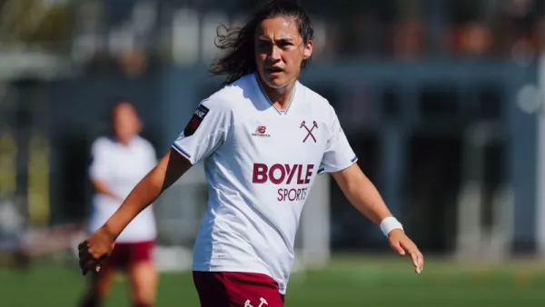 Halle Houssein joins Sheffield United on loan