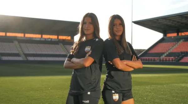 MARIA & EDUARDA ANDRADE JOIN THE BEES ON LOAN