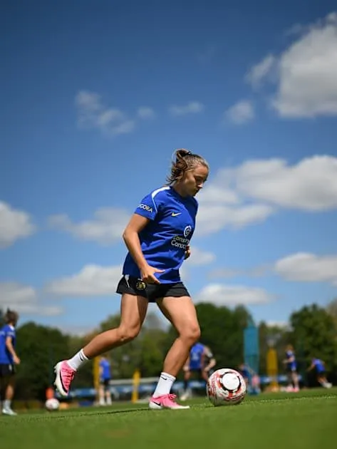Jorja Fox leaves Chelsea