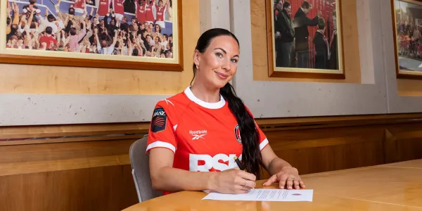 Leighanne Robe is an Addick! | Charlton Athletic Football Club