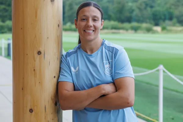 RACHEL WILLIAMS IS A CLARET!