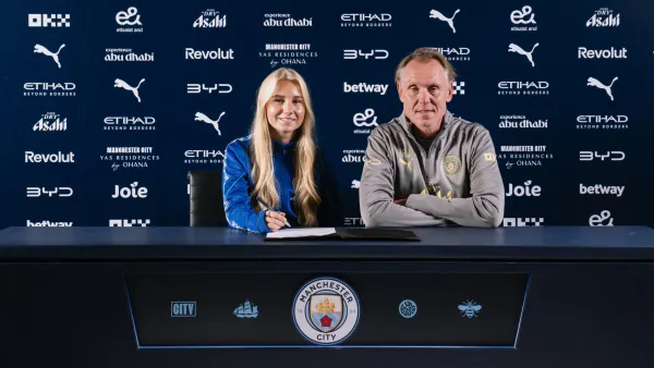 Blindkilde Brown signs City contract extension