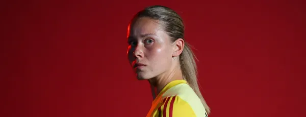Women: Golden Girls Sign Williams